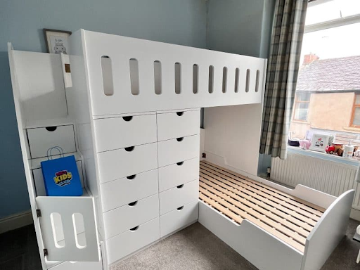How L-Shaped Kids Beds Can Help Keep Your Child’s Room Organized