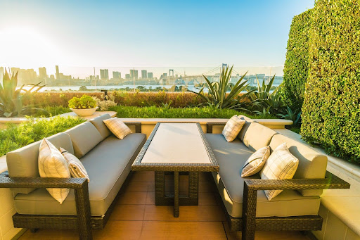 Experience Luxury: Pezzini’s Expertise in Beverly Hills and Hollywood Hills Real Estate