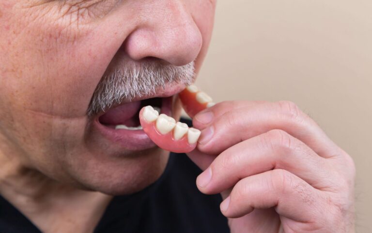 What To Eat When Wearing Dentures